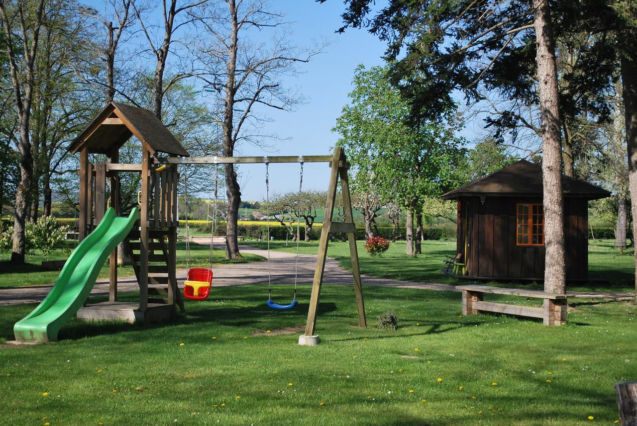 Saint-Germain-de-Salles Domaine Les Gandins B&B 외부 사진